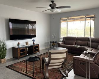 Bramasole: Under the Tucson Sun - a private oasis in gated community. - Tucson - Sala de estar