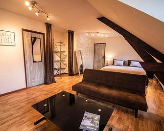 Aux Berges De Sambre - Maubeuge - Habitación
