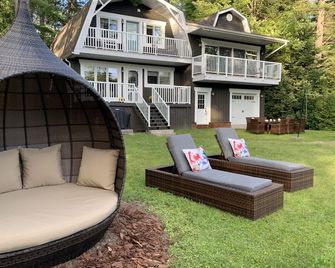 Mistywood Cottage - Washago - Patio