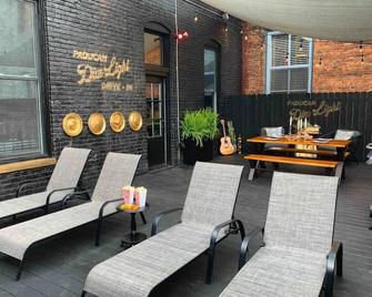 The Dim Light: Downtown Paducah - Paducah - Patio