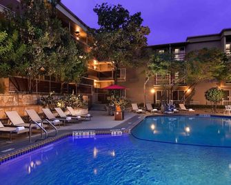 Aiden Austin City Hotel - אוסטין - בריכה