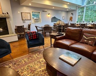 The Inn On Winter's Hill - Kingfield - Lounge