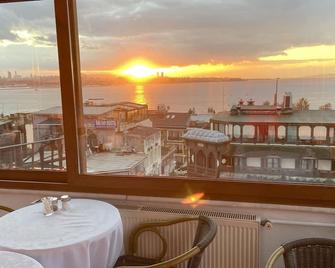 Terrace Guesthouse - Istanbul - Balcony