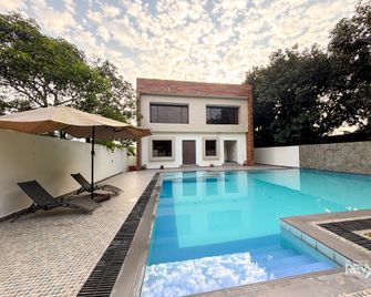 The Maple Woods Resort - Garjia - Bazén