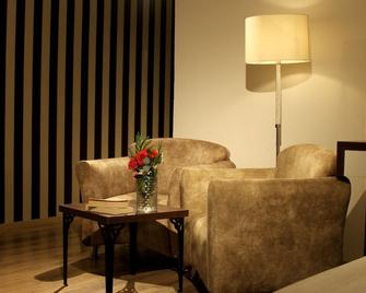 Hotel Driada - Gjakovë - Living room