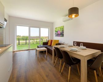 Apartment in Zsira near Thermal Spa - Zsira - Comedor