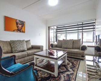 Safi Self Catering Suites - East London - Living room