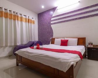 RedDoorz near Tan Huong Market 2 - Ho Chi Minh City - Bedroom