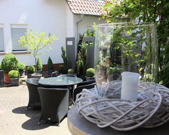 Hotel zum Rössel - Kandel - Patio