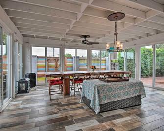 Arcadia Home w/ Sunroom & Deck in Central Location - Arcadia - Patio