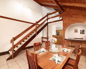 New 4br Modern & Stylish Heritage Hideaway Wifi - Springwood - Comedor