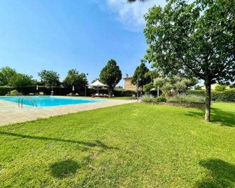 Agriturismo La Colmata - Cesa - Zwembad