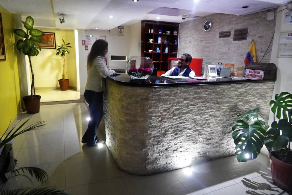 Hostal El Roble - Quito - Lễ tân