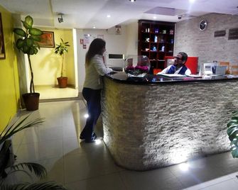 Hostal El Roble - Quito - Lễ tân