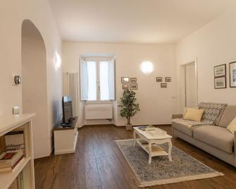 Mercatale Apartment - Prato - Soggiorno