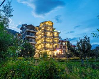 Treebo Premium The Takey'S, Mall Road - Manali - Edificio