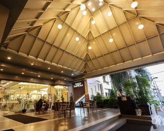 Paseo Premiere Hotel - Santa Rosa - Lobby