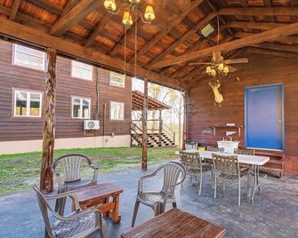 Peaceful Mountain Cabin w/ Views in Williamsburg - Williamsburg - Binnenhof