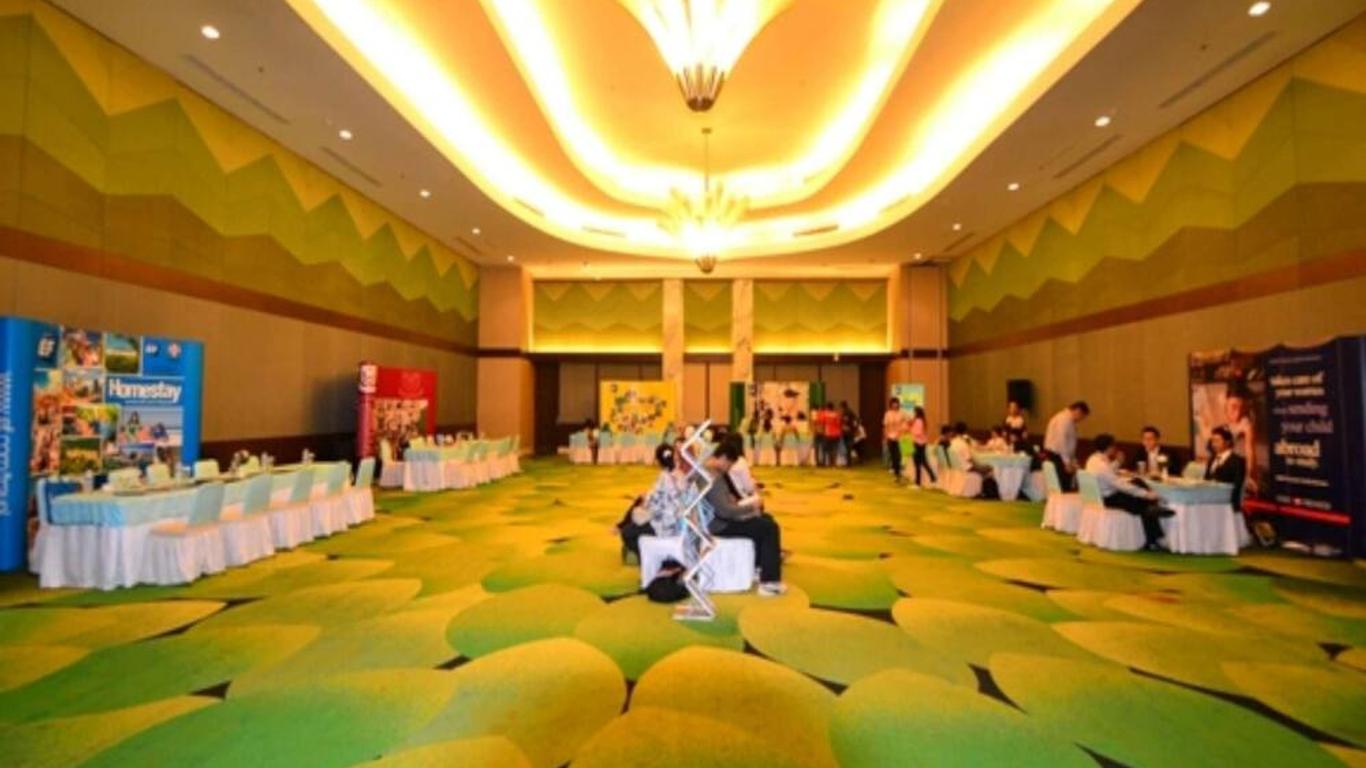 Ipb Convention Hotel Botani Square