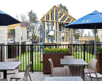 The Halswell - Christchurch - Balcony