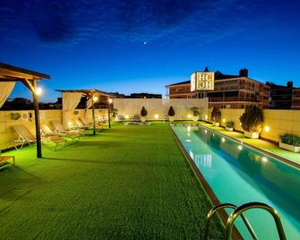 Hotel Andalucia Center - Granada - Zwembad
