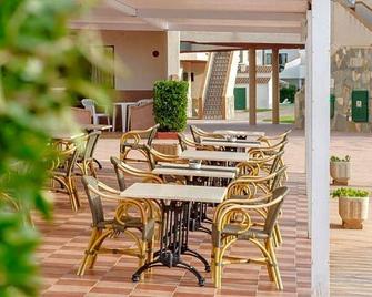 Apartamentos Moon Dreams Los Lentiscos - Ciutadella - Innenhof