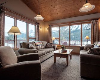 Mount Engadine Lodge - Canmore - Wohnzimmer