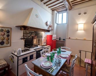 Appartmento in Via San Rufino - Assisi - Dining room