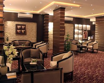 Rest Night Serviced Apartments - Al Nafal - Riad - Lounge