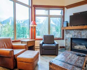 Timberline Lodges By Fernie Lodging Co - Fernie - Living room