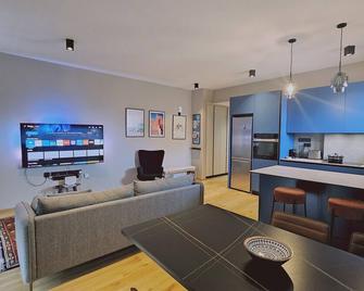 Stay Lima Soul Apartment - Limassol - Pokój dzienny
