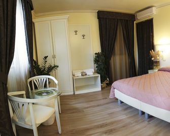 Hotel Il Monte - Monte San Savino - Slaapkamer