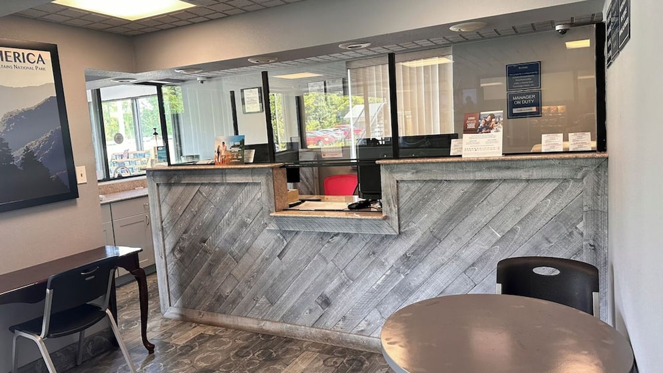 Travelodge by Wyndham Clarksville