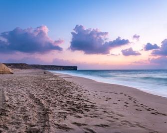 Ras Al Jinz Turtle Reserve - Al Ḩadd - Beach