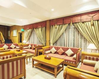 Aye Thar Yar Golf Resort - Taunggyi - Sala de estar
