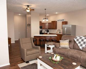 Weaver Loft! Downtown Mansfield - Mansfield - Sala de estar
