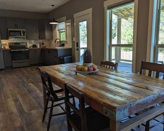 Restful cottage close to antique shopping and mountain biking - La Grange - Jídelna