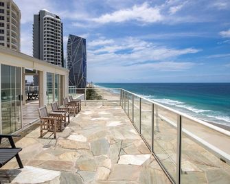 Viscount on the Beach - Surfers Paradise - Balcony
