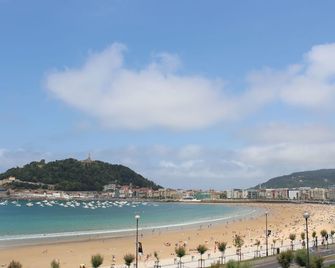 Seafront Luxury Studio - By Www,sansebastianapartments,es - San Sebastián - Strand