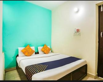 Spot On Green Star Hotel - Bhiwadi - Ložnice