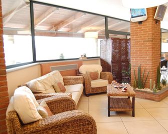 Hotel Villa Glicini - Pinerolo - Лаунж