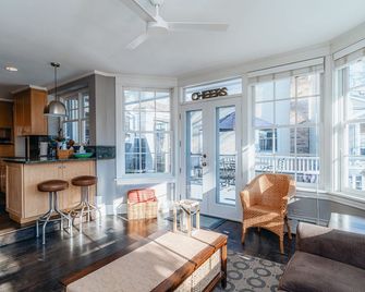 Only Urban Beach House in Chicago - Chicago - Salon