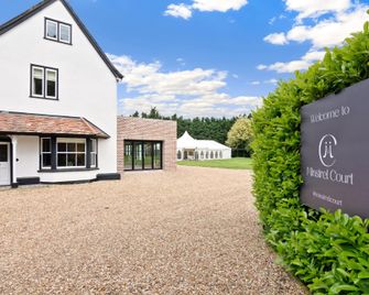 The Manor at Minstrel Court - Royston - Budova