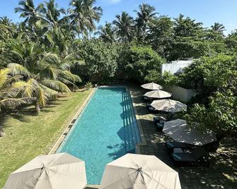 Calamansi Cove Villas - Balapitiya - Zwembad