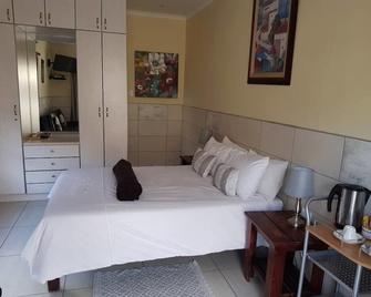 Esperanca Guesthouse - Windhoek - Bedroom