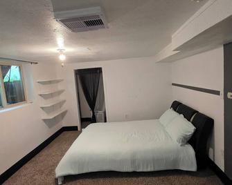 Pet friendly 3-bedroom house in Cheyenne - Cheyenne - Bedroom