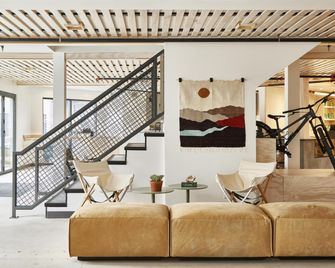 Slackline Moab, Outset Collection by Hilton - Moab - Lobby