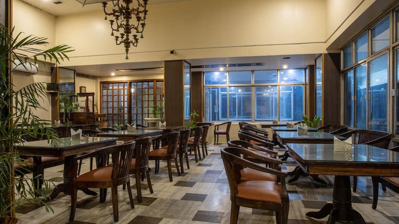 وودلاندز هوتل