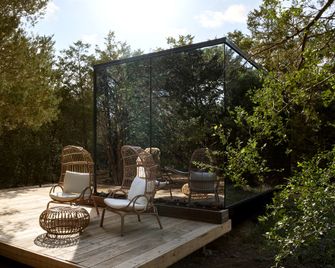 Lakeside ÖöD Mirror Cabin #2- Austin Nature Stay - Bastrop - Patio