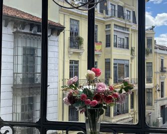 Purple Dog Suites - León - Balcón